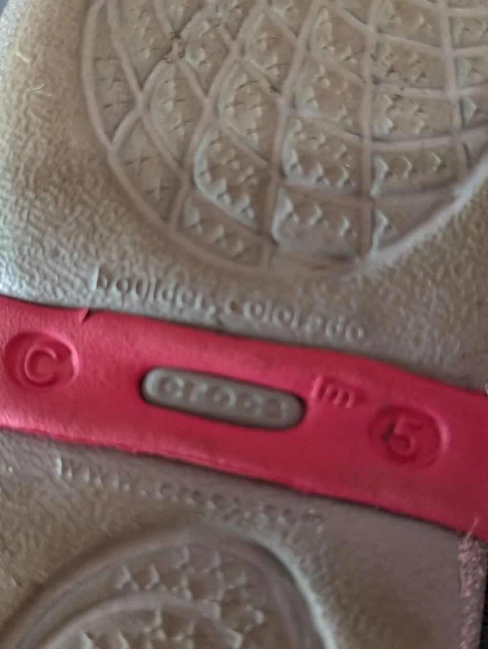 Crocs Kids Keeley Glitter‎ Springtime Flats silver Raspberry pink strap Size 5